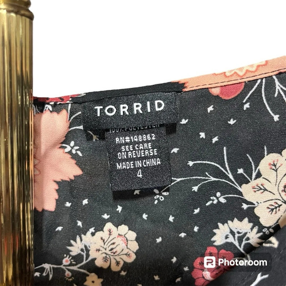 TORRID ~ Bundle of Two Business Casual Tops Floral Boho Lace Super Soft Knits - Picture 4 of 16